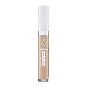 ?Fenty Beauty Foundation Boosts Makeup Routine?