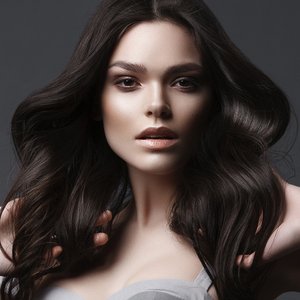 ?Romy Brush: Stylish Haircare Essential? - Image 8