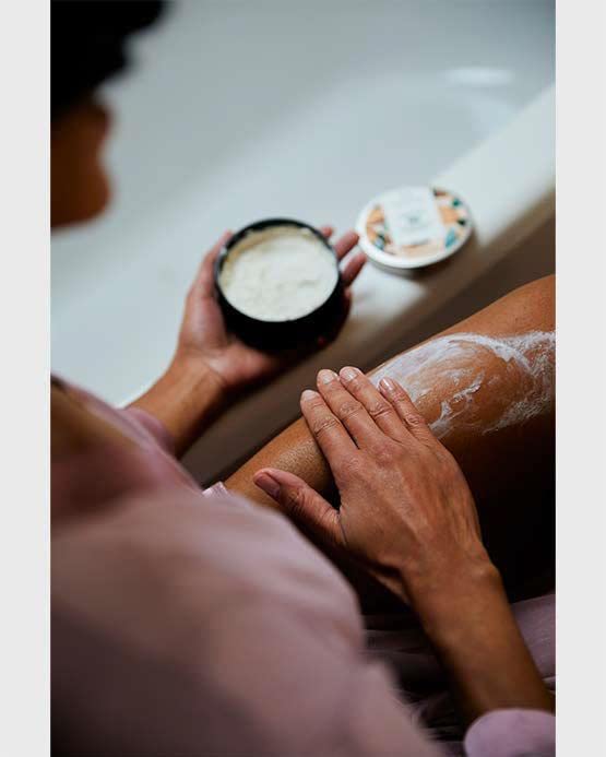 Body Shop Shea Butter Hair Mask 200ml for Deep Conditioning and Nourishment - Image 3