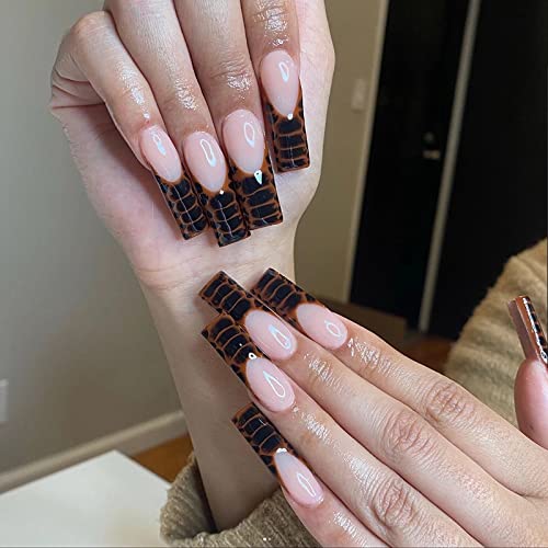 24 Piece Crocodile Print Acrylic Nail Art Design for Stylish Nail Enhancements