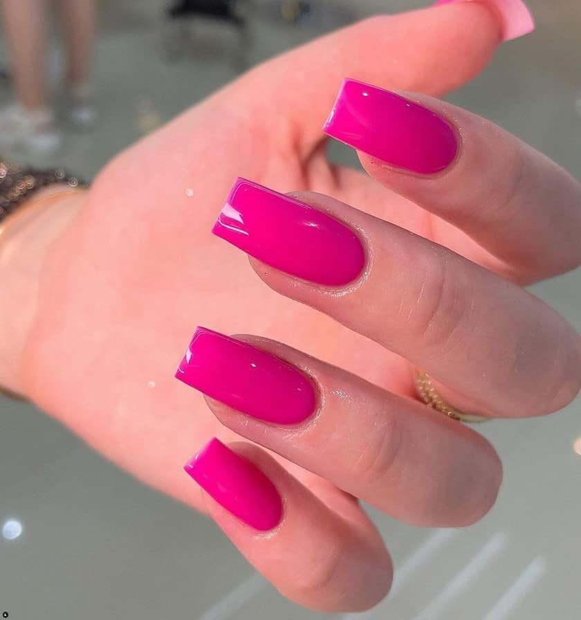 Chic Medium Length Acrylic Nails - Easy Application for a Stylish Look