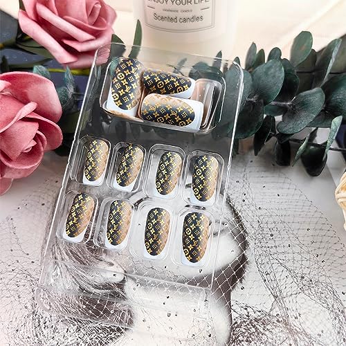 Chic Black White Ombre Acrylic Nails Set for Trendy Nail Art Design - Image 3