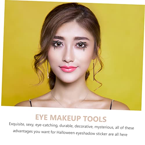 Black Eyeshadow Halloween Look - Image 5