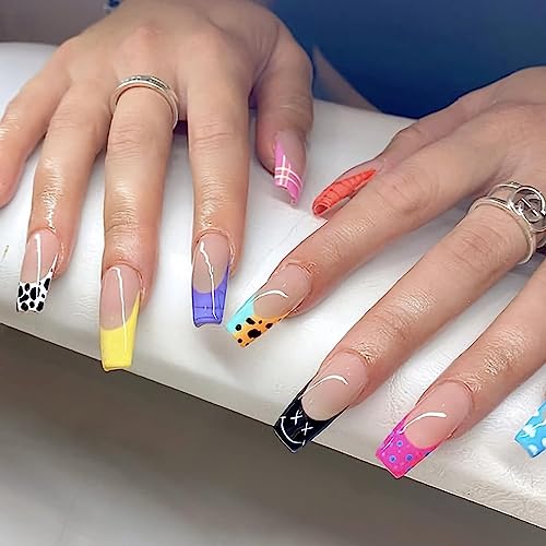 Chic 24-Piece Acrylic Nail Design Set for Fashionable Looks