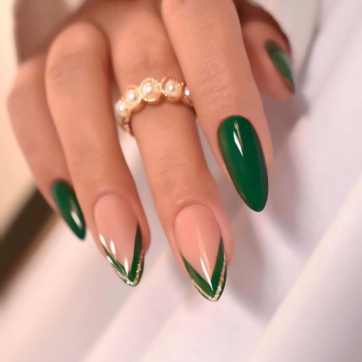 24-Piece Green Acrylic Nails Kit for Trendy Nail Art - Durable and Stylish