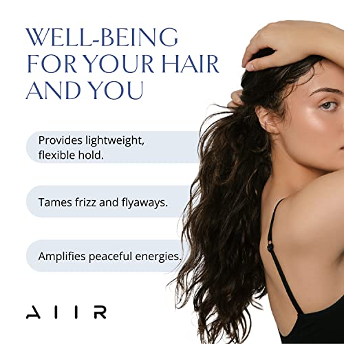 Lightweight texture spray for hair styling. - Image 3