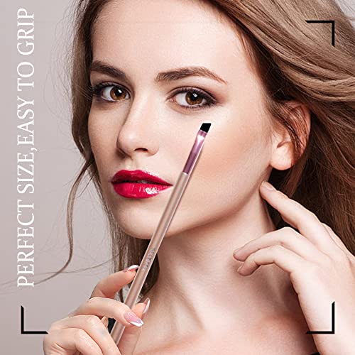 MAC Precision Liquid Eyeliner Brush with Soft Bristles and Easy Grip Handle - Image 6