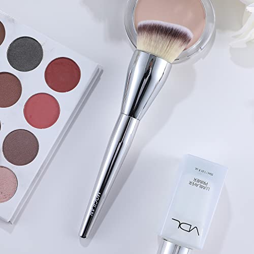 Mac Oval 6 Foundation Brush for Smooth, Flawless Application with Soft Synthetic Bristles - Image 2