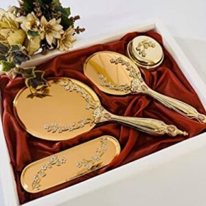 Vintage hair brush sets with a classic touch.