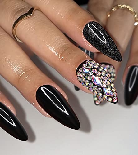 Black Outlined Acrylic Nails