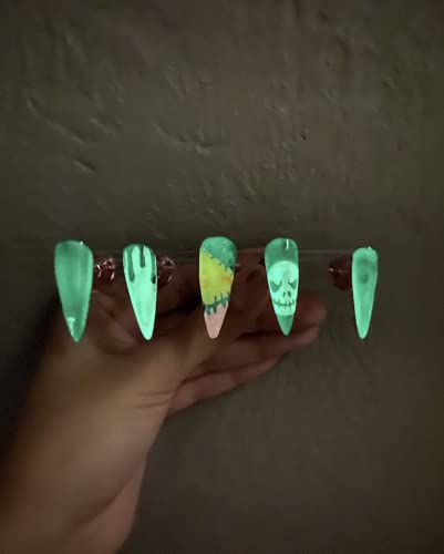 Glow-in-the-dark acrylic nails for a fun nighttime look. - Image 9