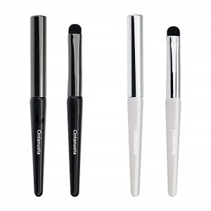High-quality natural hair lip brush for precise application.