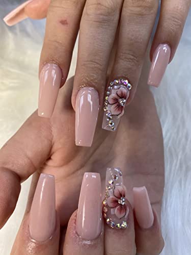 CdG Acrylic Nails: Unique and Stylish Design - Image 3
