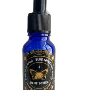 Nourishing serum for dreamy hair.