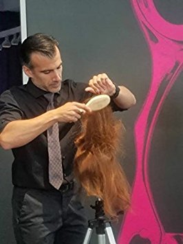 Oil-distributing hair brush for shiny, healthy hair. - Image 4