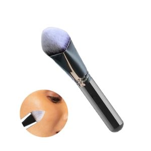 Flawless Finish Natural Hair Bristle Foundation Brush for Smooth Application