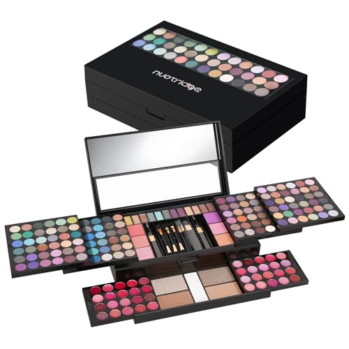 Clinique Makeup Gift Set: Essentials for a Flawless Look - Image 2