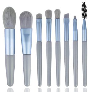 Makeup Brush with Ergonomic Handle for Flawless Application and Blending