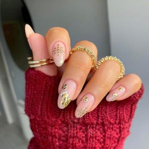 24 Piece Snowflake Stick-On Nail Art for Easy Winter Nail Designs