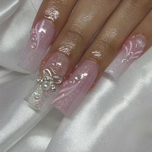 **24-Piece Natural Stick-On Nails for Effortless Application and Chic Style**