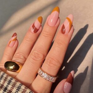 Elegant Champagne Acrylic Nails Set for Chic Nail Art Design, 24 Pieces