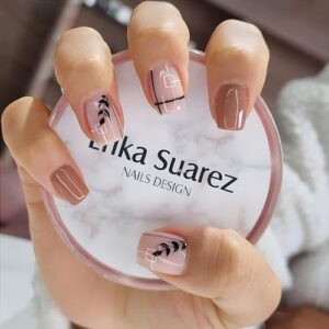 Chic Short Acrylic Nails for Stylish Looks - Easy Application, Durable, Pack of 24