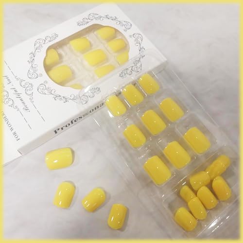 Sophisticated Acrylic Nails - Image 4
