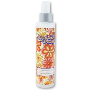 Thickening conditioner for voluminous hair.