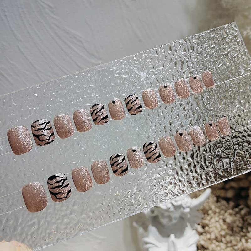 Stylish Tiger Print Acrylic Nail Art Design, 24 Piece Set - Image 3
