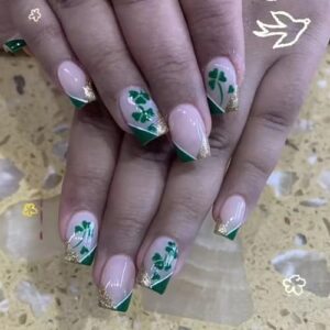 24 Piece Short Square French Tip Green Shamrock Glitter Fake Nails for Women Girls DIY