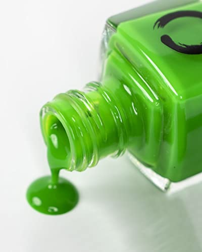 heroine.nyc neon green nail polish - Cruelty-Free, Vegan and Non-Toxic (9-free) Formula - .37 fl. oz. (11 ml) - neon green, 1 bottle - TOXIC TREAT (Green) - Image 5