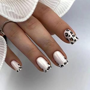 OCOUYVD 24Pcs Leopard Press on Nails Short French Tip Fake Nails Square Acrylic Nails Silvery White Stick on Nails with Designs Glossy French Glue on Nails for Women and Girls Nail Decorations