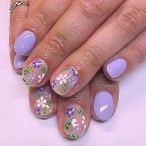 24Pcs Short Press on Nails Oval Shape Fake Nails Flower Stick on Nails Colorful Small Floral Green Grass Design False Nails Purple Full Cover Glue on Nail for Women Spring Summer Manicure Decor