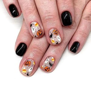 Halloween Short Press on Nails Pumpkin Bat Fake Nails Black Oval Stick on Nails Glossy Nail Design Kit Acrylic Nails Full Cover Reusable Glue on Nails 24Pcs for Women