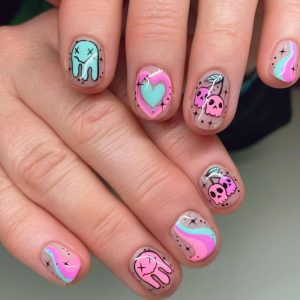 24Pcs Purple Halloween Press on Nails Short Round Fake Nails Love Ghost Full Cover Acrylic Nails with Star Rainbow Design False Nails Cute Glue on Nails Gel Reusable Stick on Nails for Women Girls