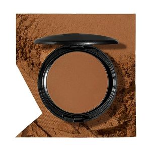 COVER FX Pressed Mineral Foundation - Shade D3 - Weightless Powder Foundation - Buildable Light to Full Coverage - Matte Finish - All Skin Types