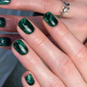 Emerald Green Short Press On Nails Kit with Marble Design, 24 Glue On Nails, 12 Sizes