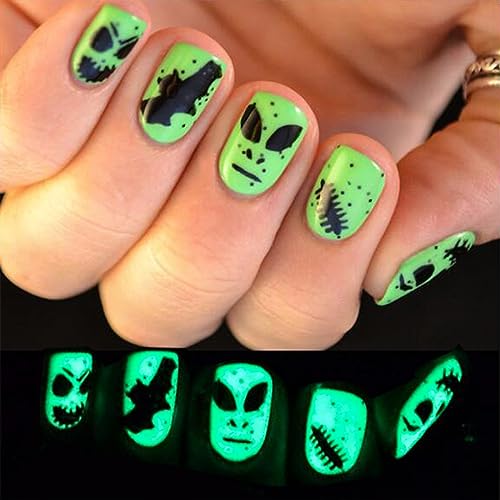 Halloween Press on Nails Square Short Fake Nails with Scary Ghost and Bats Designs Acrylic Nails Glow in Night Glue on Nails Horror Stick on Nails Terror Artificial Nails for Women 24PCS