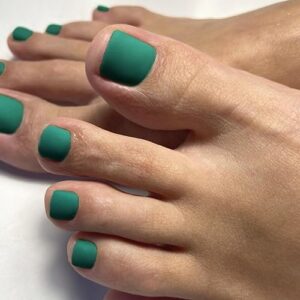 Press on Toenails,Xcreando Neutral Easy Fake Toenails Acrylic Full Cover Gel False Nails Simple Mani for Women Girl Daily Working (matte green)
