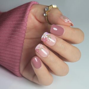 Short Press on Nails Square Acrylic Nails Press ons False Fake with Glue on Nails for Women Flowers Design Artificial Stick on Nails 24 pcs