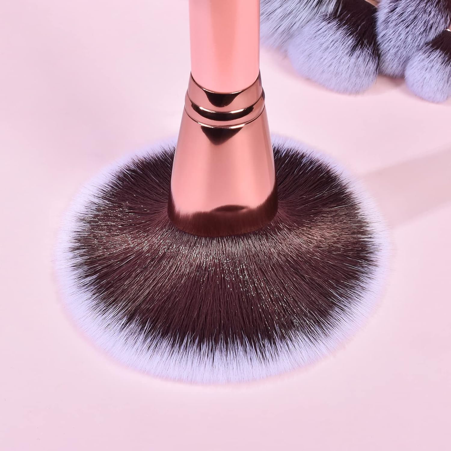 Bueart 30-Pcs Deluxe Makeup Brush Set with Extra Large Holder Case - Image 7