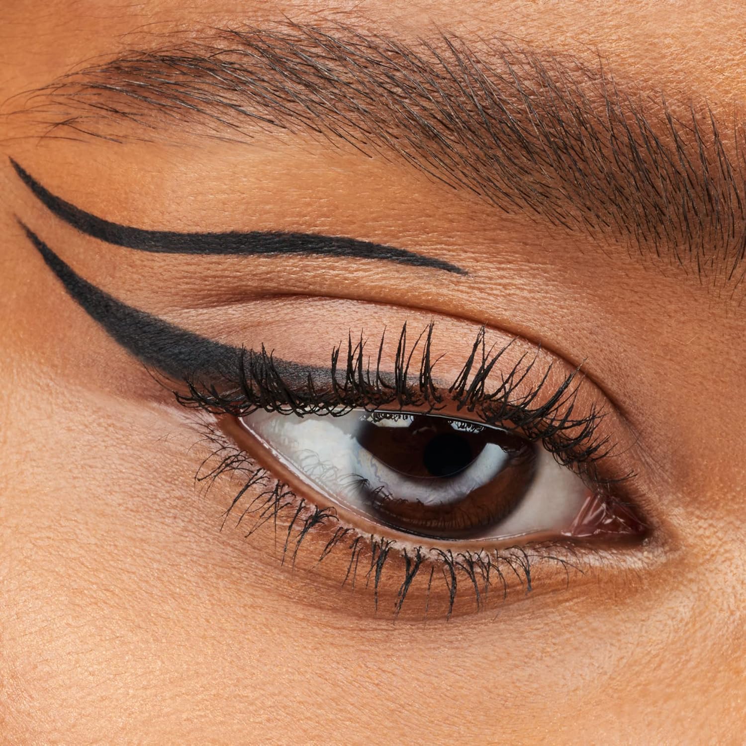 essence | Stay & Play Gel Eyeliner | Super Soft Gel-like Texture | Waterproof & Longlasting | Vegan & Cruelty Free (01 Black Raven) - Image 5