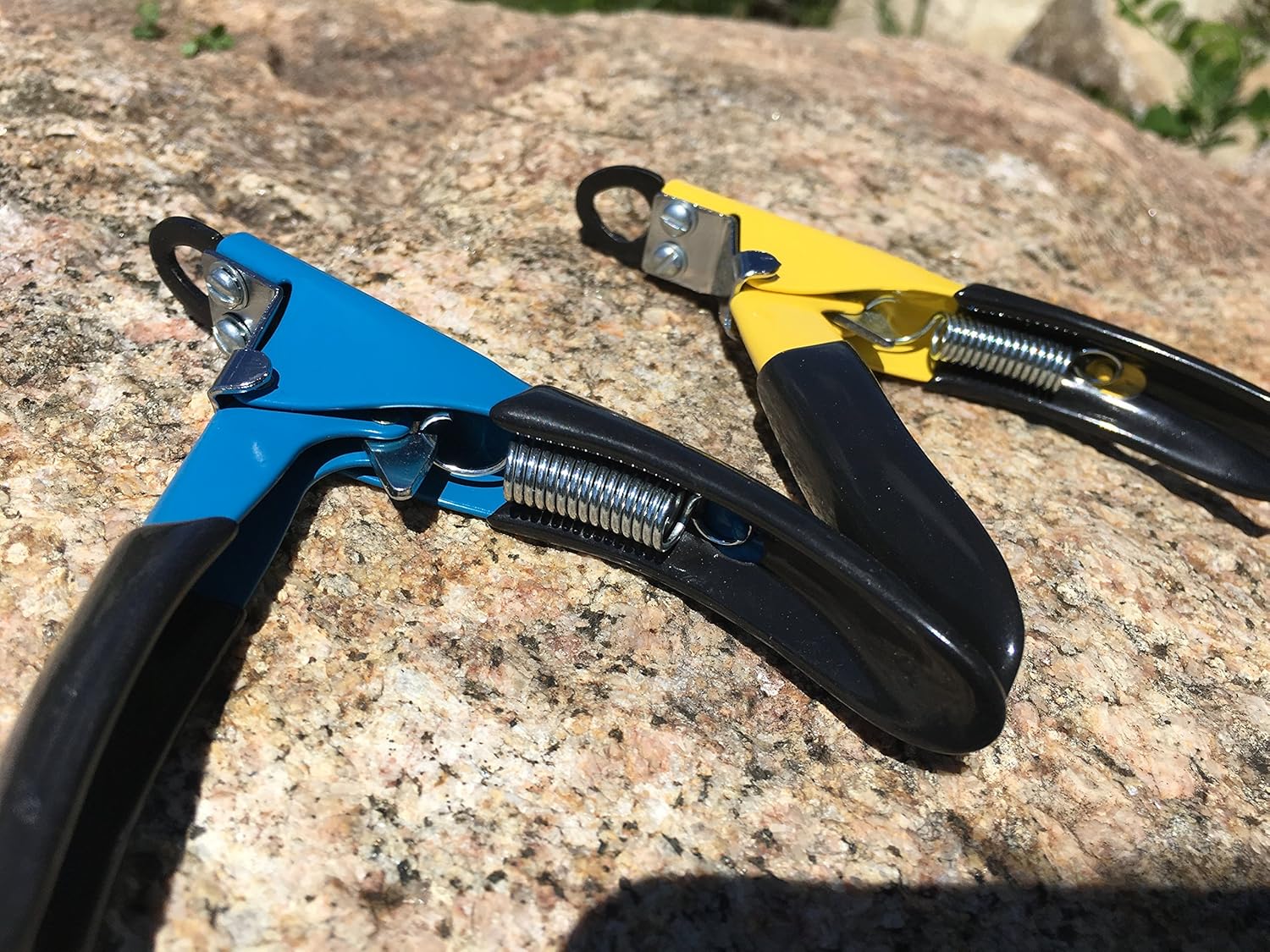 Resco Deluxe Dog Nail Clippers, Original Trimmer, Made in USA, Small/Medium Blue - Image 3
