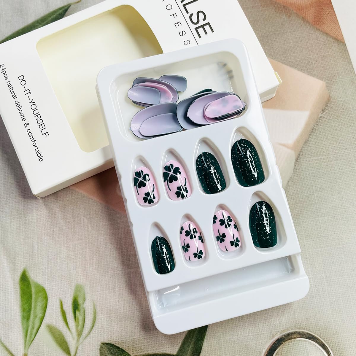 St.Patrick’s Day Press on Nails Short Oval Green Shamrock Fake Nails with Glitter Design Irish Glue on Nails Glossy Almond False Nails for Women Saint Patrick’s Day Acrylic Nails Manicure Tips 24Pcs - Image 4