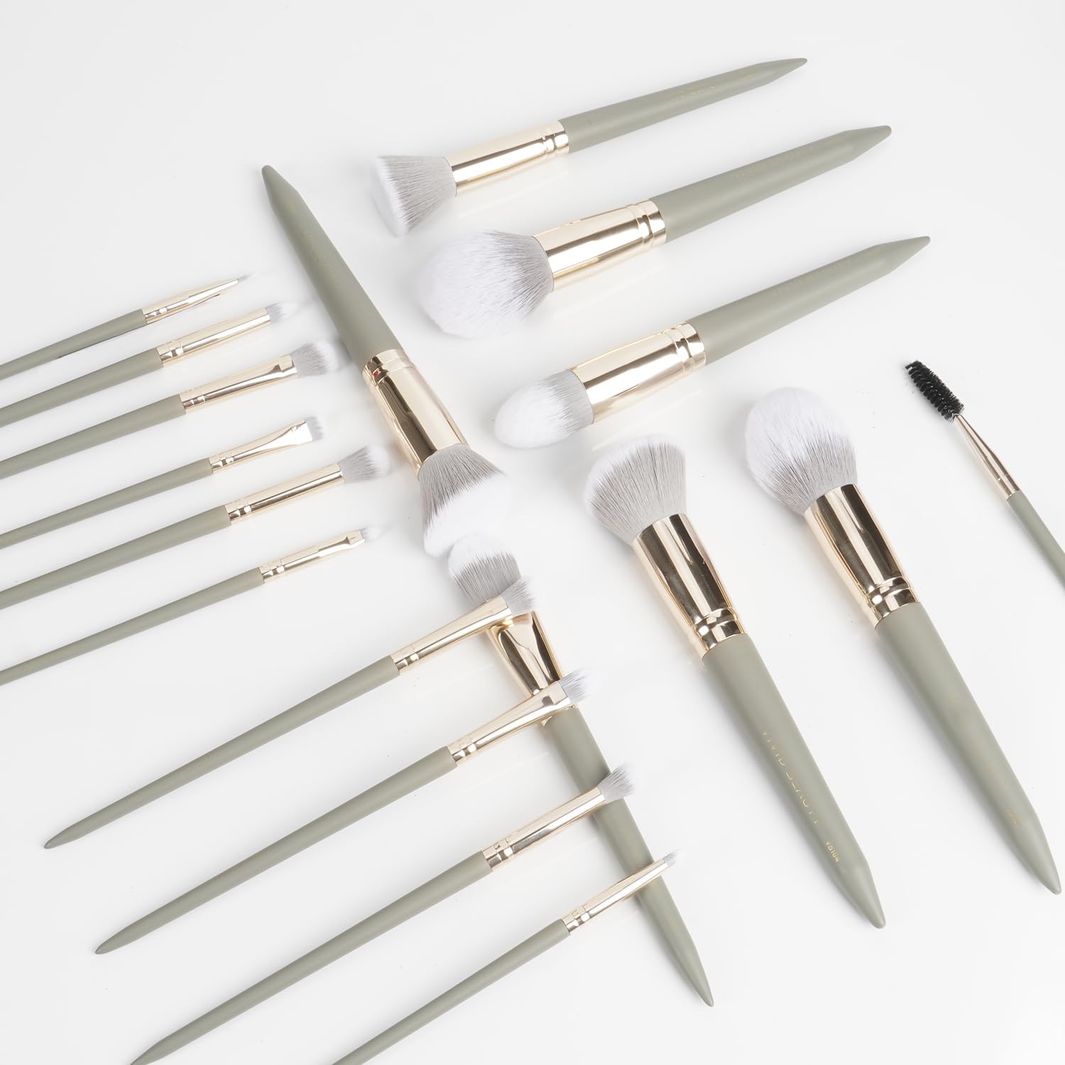 18pcs Makeup Brush Set with Case Dense Synthetic Fiber Premium Metal Ferrule Wood Handle Brushes Includes Powder Foundation Blush Eyeshadow Kit Professional Make up Tools for Women(Grey) - Image 6