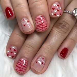 24 Pcs Heart Press on Nails Short Square Fake Nails Red Love Heart Design Full Cover Nude Acrylic False Nails Valentine's Day Cute Stick on Nails Glossy Glue on Nails for Women and Girls Holiday Nails