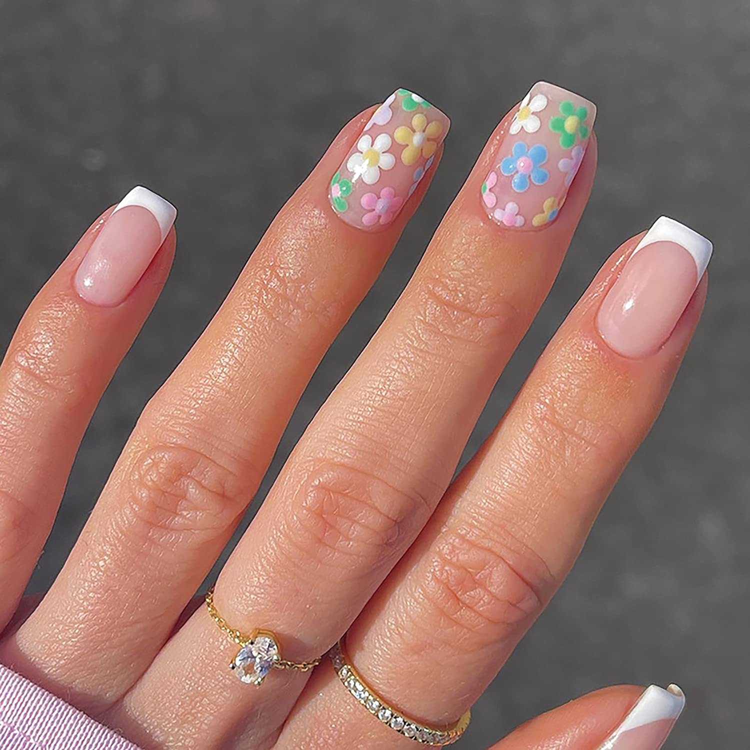 24Pcs Press on Nails Short French Fake Nails Acrylic Square Nude Pink False Nails with Flower Designs Full Cover Stick on Nails Glue on Nails (french flower color)