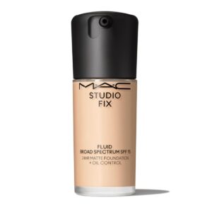 MAC Studio Fix Fluid SPF 15 24HR Matte Foundation + Oil Control NC16, Beige