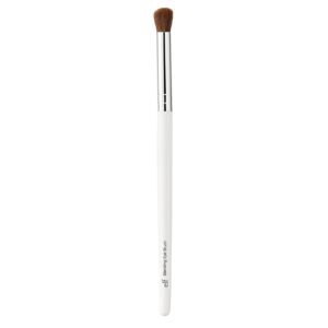 e.l.f. Blending Eye Brush, Softens Dramatic Edges & Fine Lines, For Eyeshadow, Eyeliner & Concealer (Pack of 1)