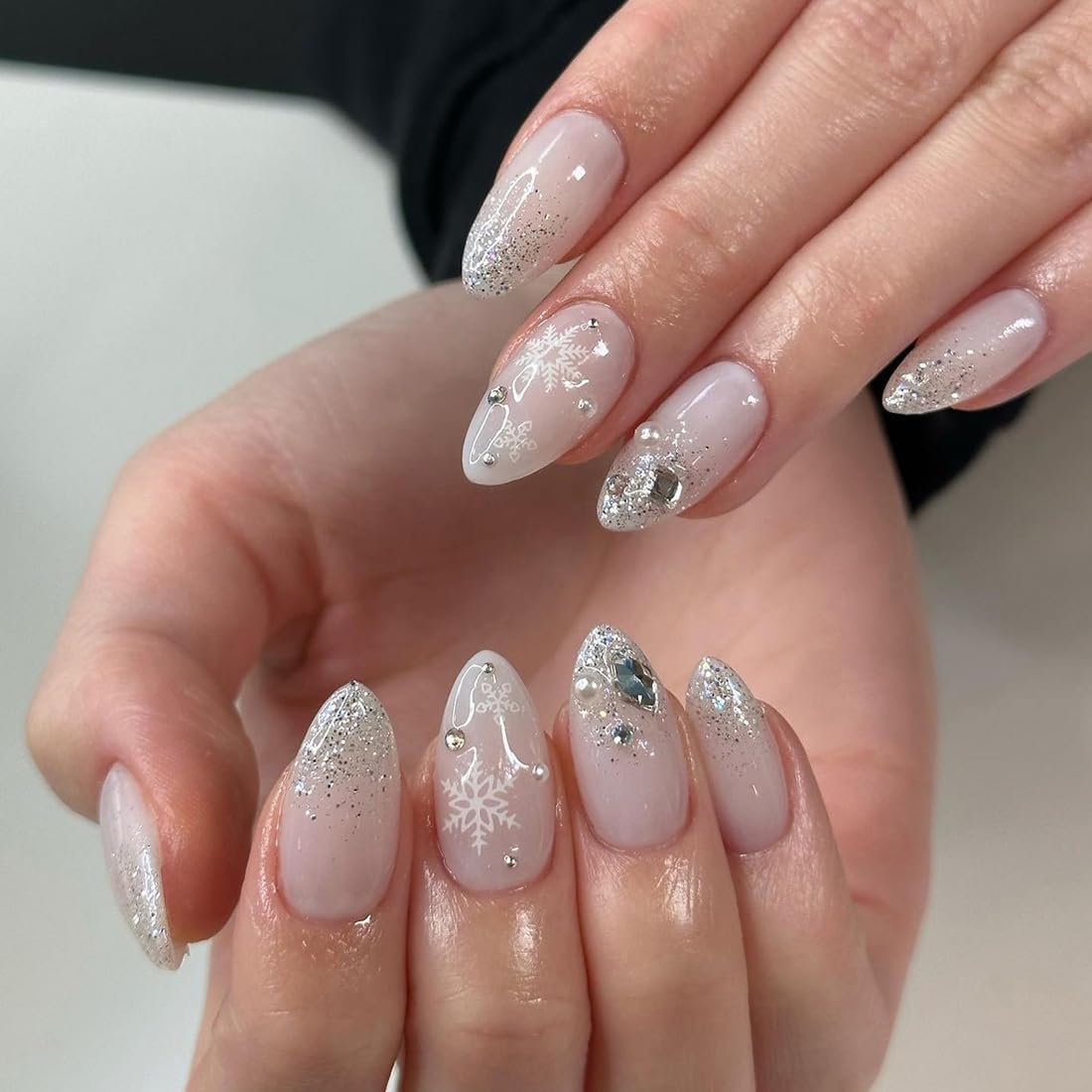 Almond Press on Nails White Short Medium Ombre Glue on Nails with Glitter Rhinestone Snowflake Designs Acrylic Fake Nails for Women Wedding Manicure Classy False Stick on Nails 24 Pcs